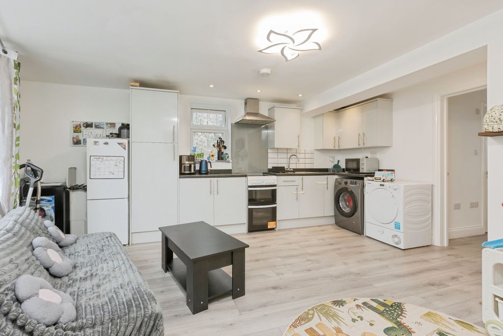 Property photo 3 of 13 1-12