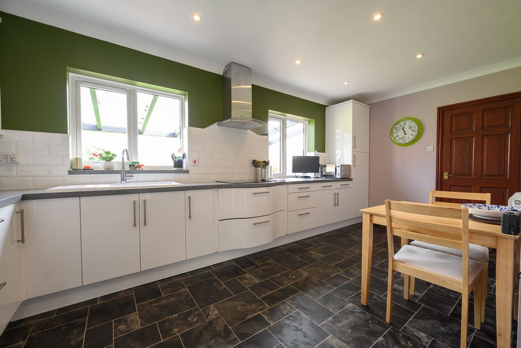 Property photo 2 of 19 Strawberry Fields-20