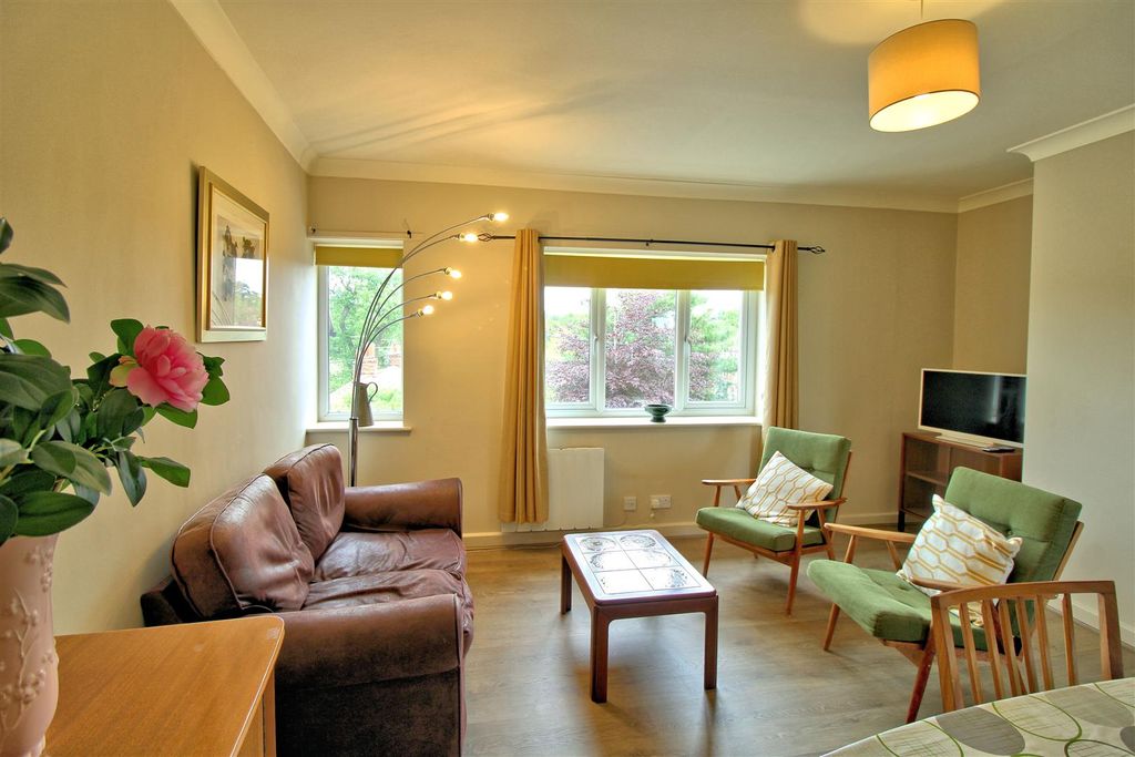 Property photo 1 of 14 Living Area