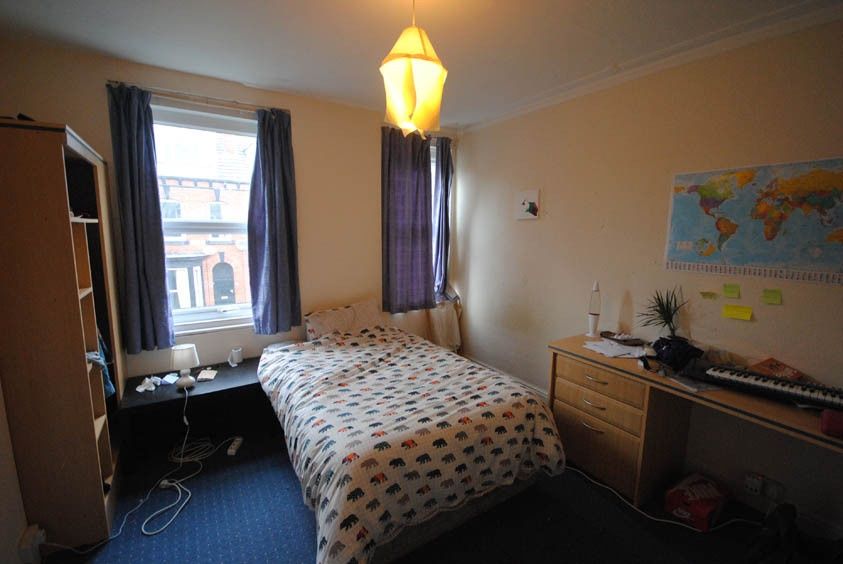 Property photo 3 of 9 A Cozy Student Bedroom Featuring A Double Window l...