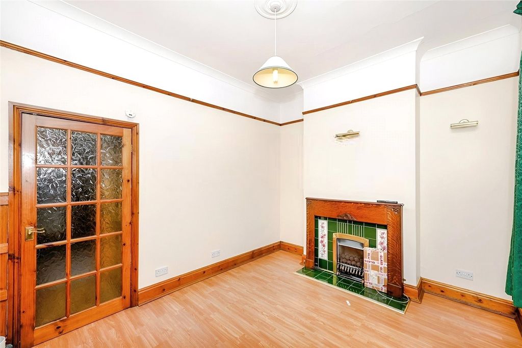 Property photo 2 of 8 Picture No. 22