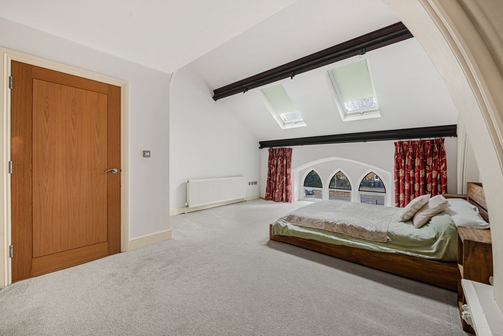 Property photo 3 of 23