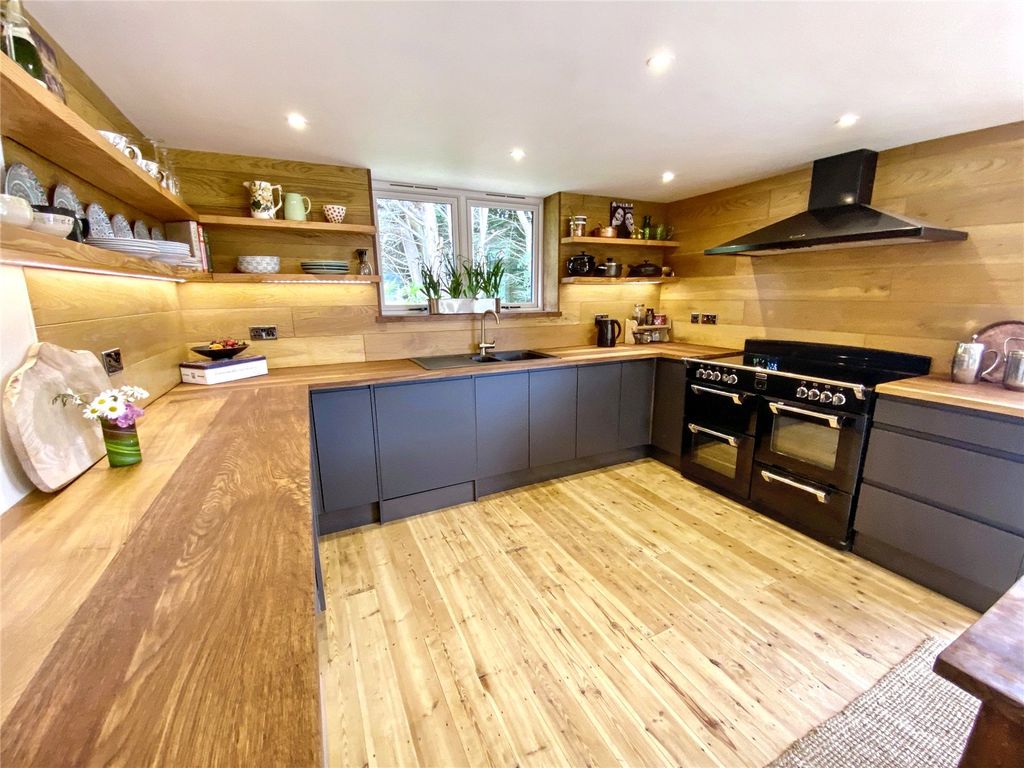 Property photo 2 of 14 Kitchen