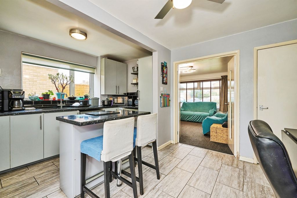 Property photo 3 of 16