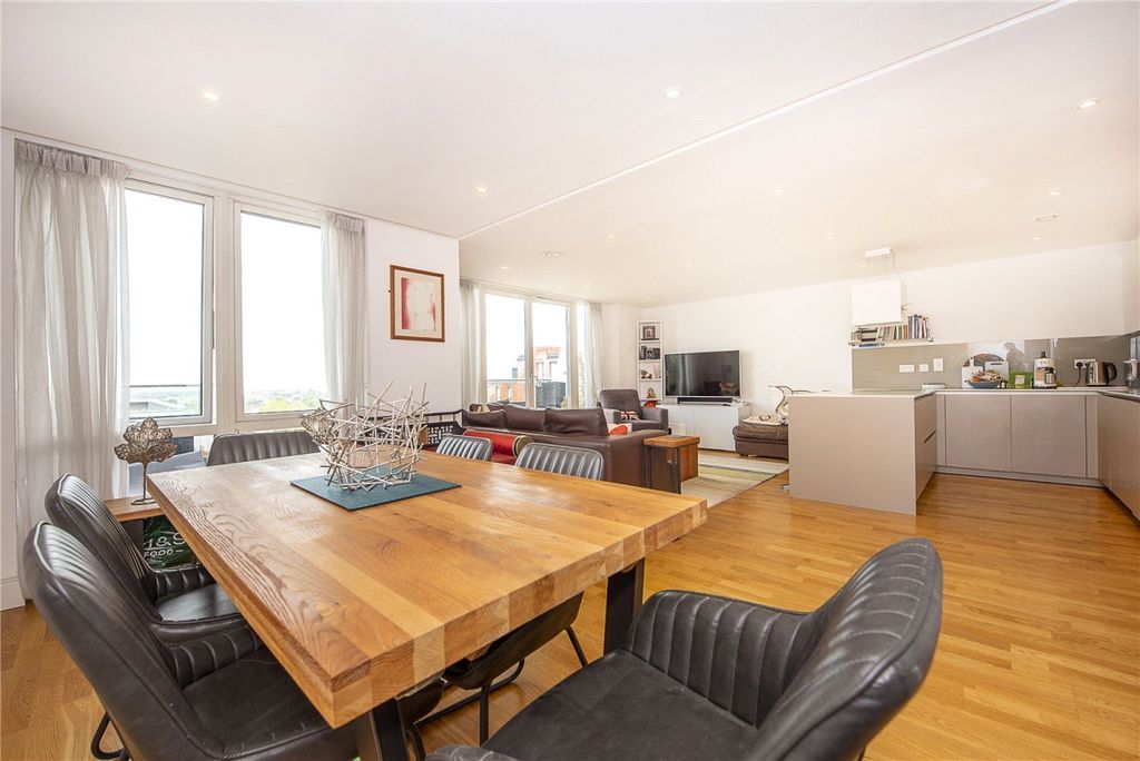 Property photo 3 of 10 Bal230087_40