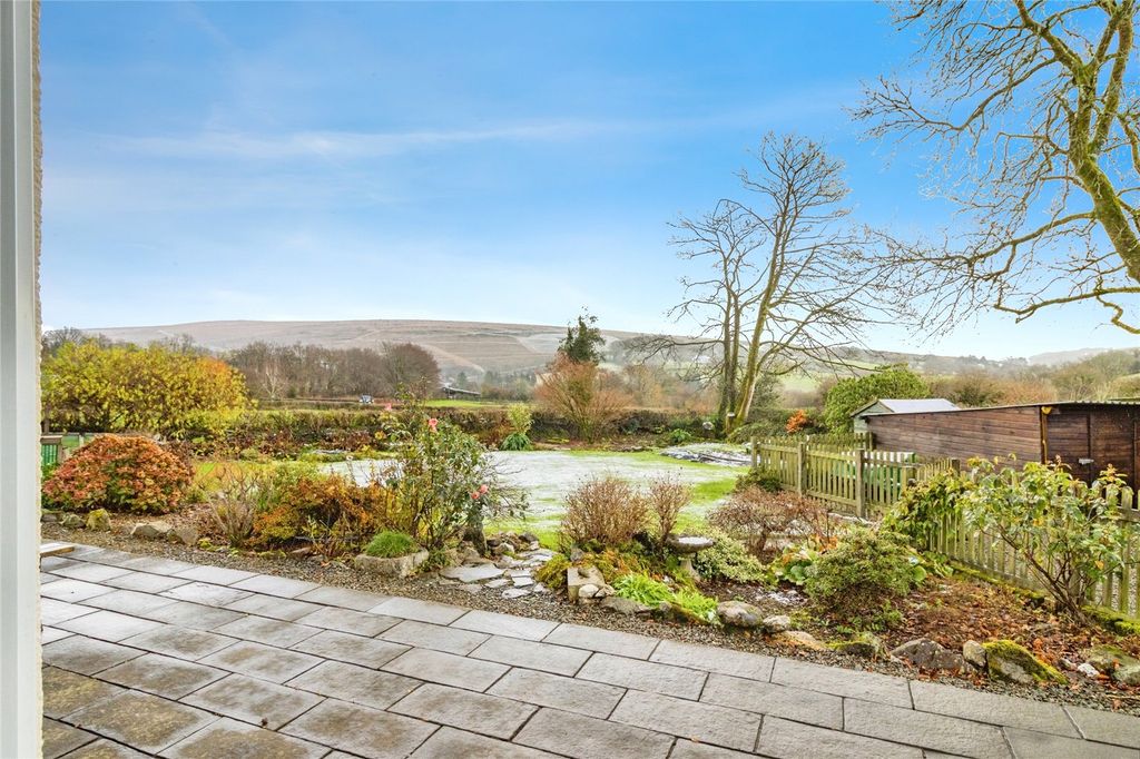 Property photo 2 of 33 View