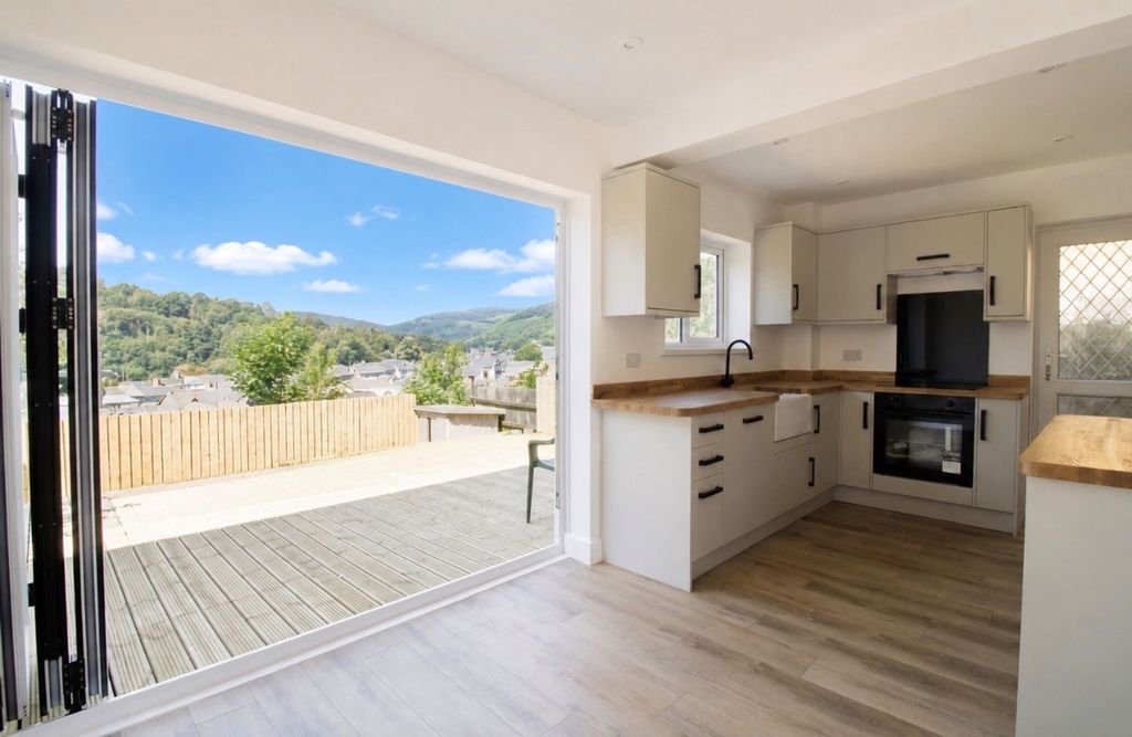Property photo 1 of 37