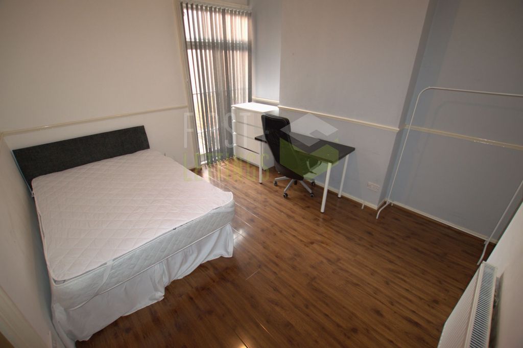 Property photo 3 of 7 Photo 2