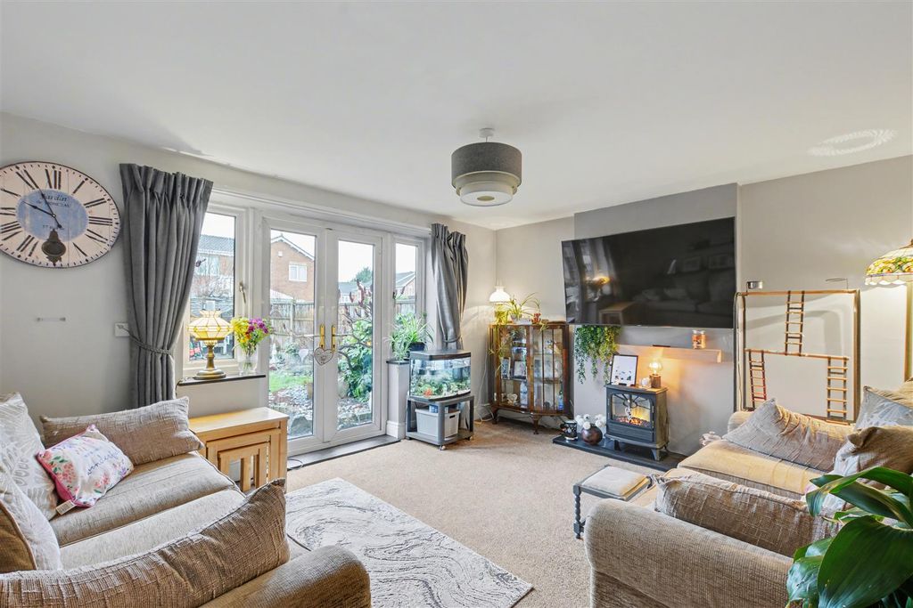 Property photo 2 of 20 Lounge