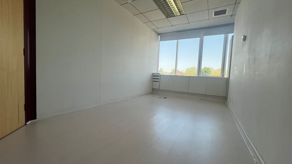 Property photo 3 of 4