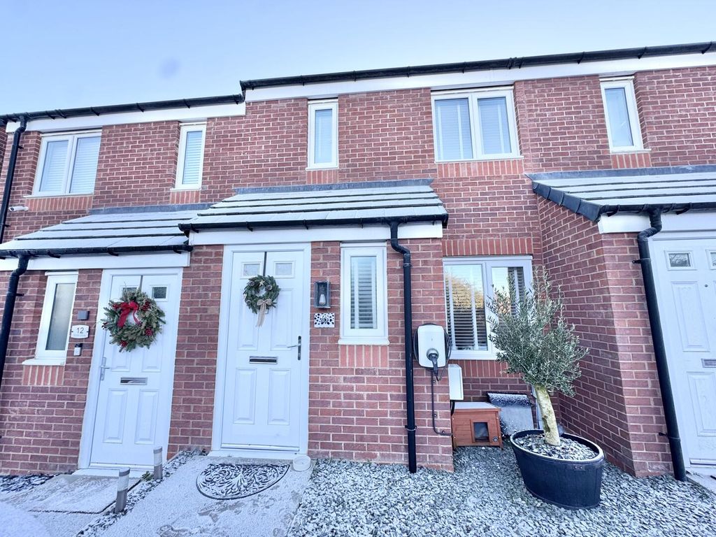 Property photo 1 of 11 Front