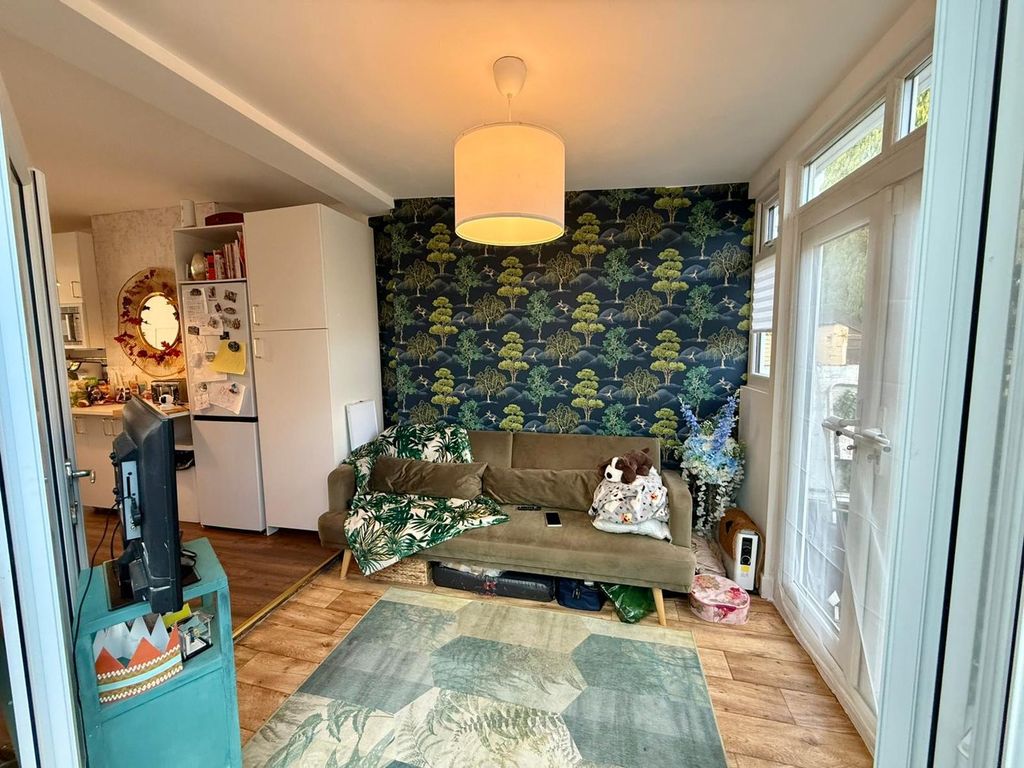 Property photo 3 of 24