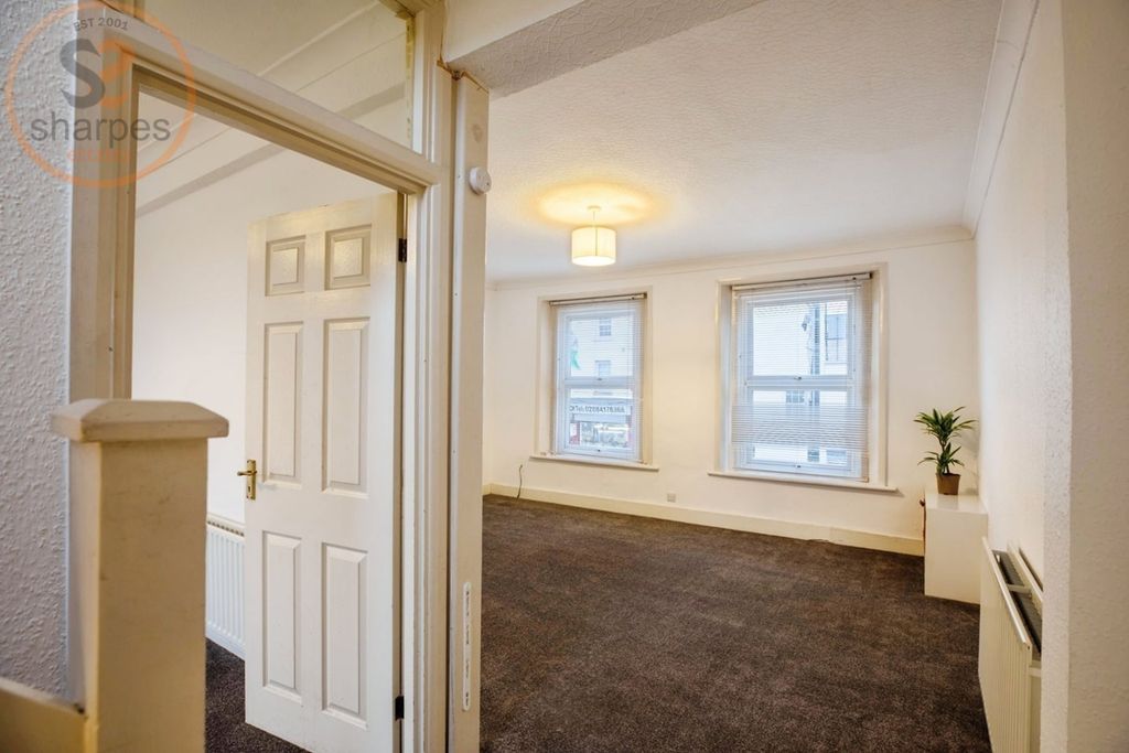 Property photo 2 of 15 Lounge2.Jog