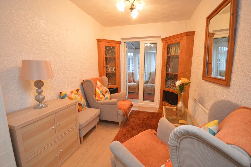 Property photo 3 of 12 Picture 3