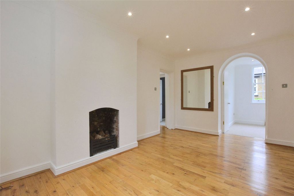 Property photo 3 of 9 Picture No. 19