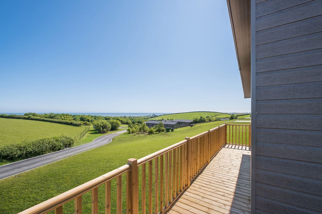 Property photo 2 of 30