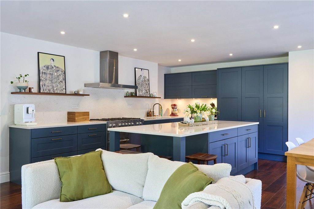 Property photo 2 of 25 Picture No. 09