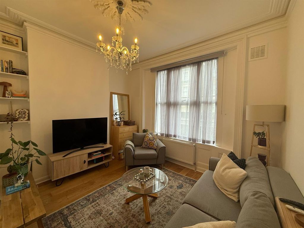 Property photo 2 of 9 6.Jpg