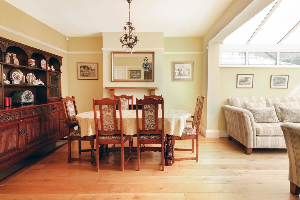 Property photo 3 of 19