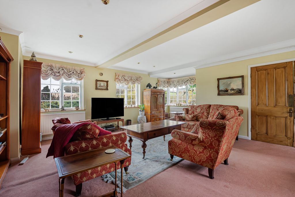 Property photo 3 of 35 Living Room