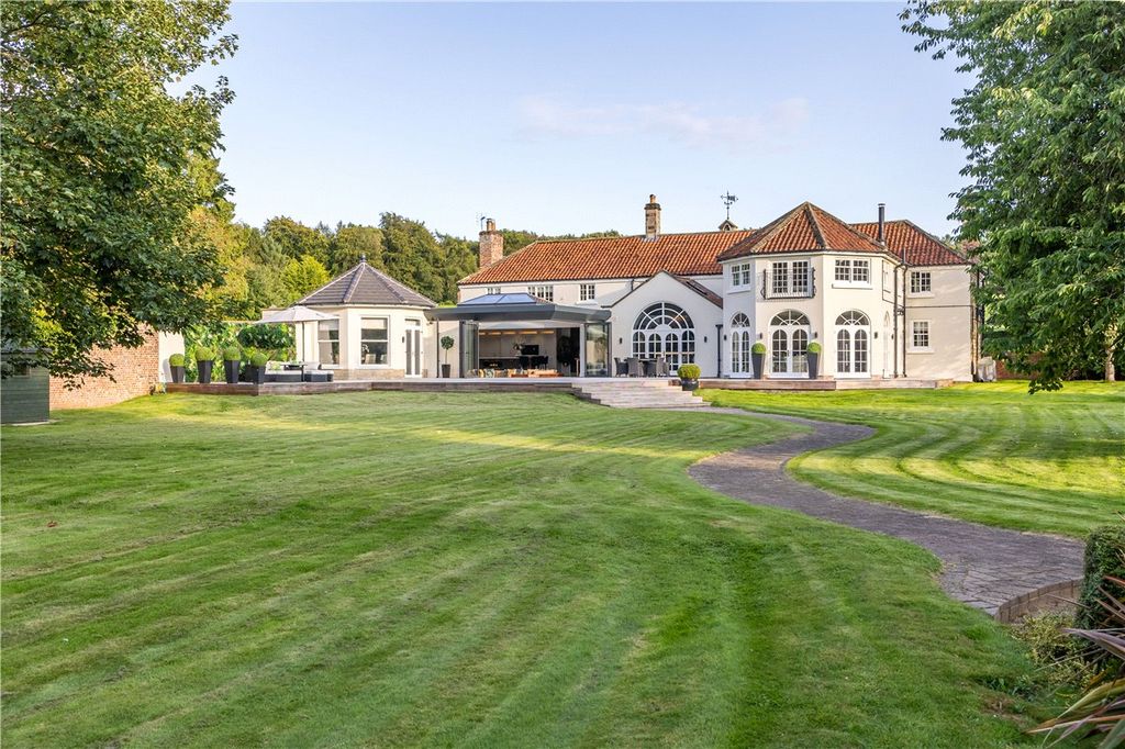 Property photo 1 of 40 Picture No. 27