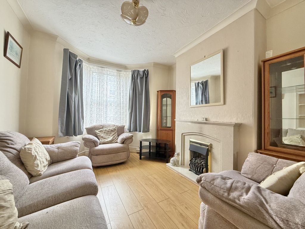 Property photo 2 of 10 Photo 2