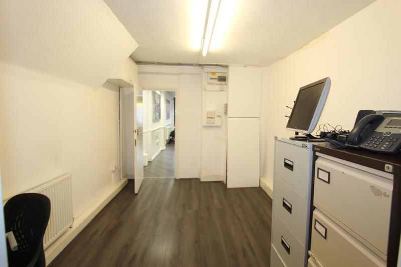 Property photo 2 of 9 Photo 6