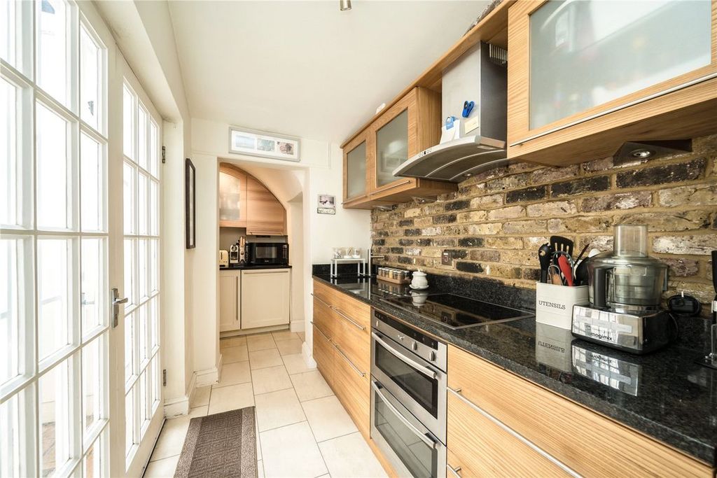 Property photo 3 of 8