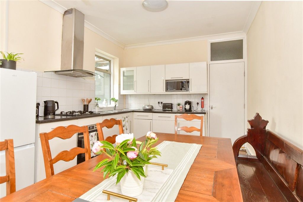 Property photo 3 of 15 Kitchen/Breakfast Room