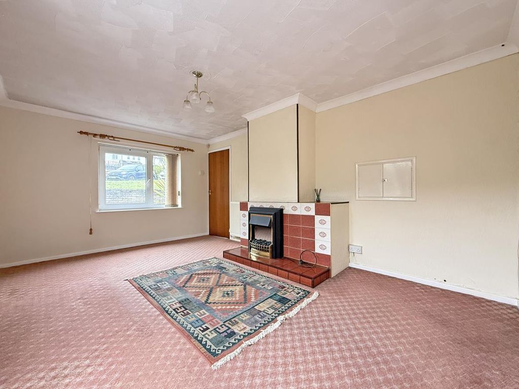 Property photo 2 of 15 Congreve Gardens 6 - Lounge 2.Jpg