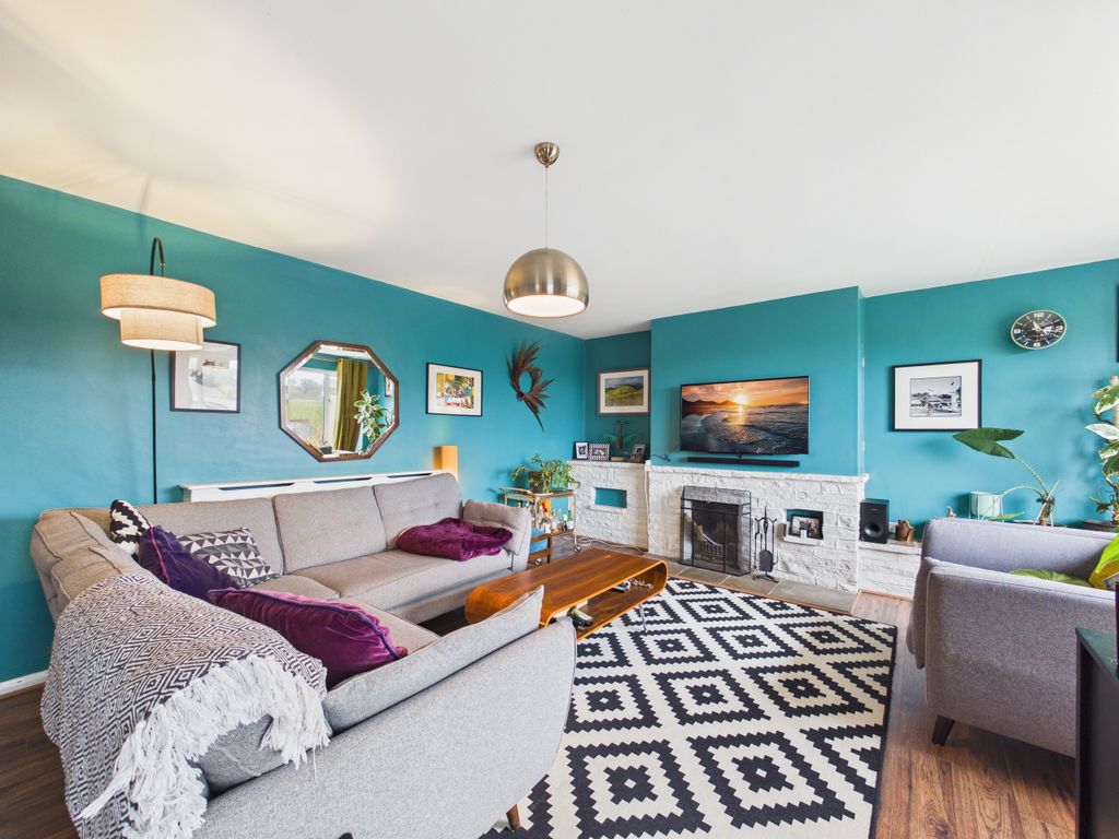 Property photo 3 of 18 Cam01354G0-Pr0677-Still002