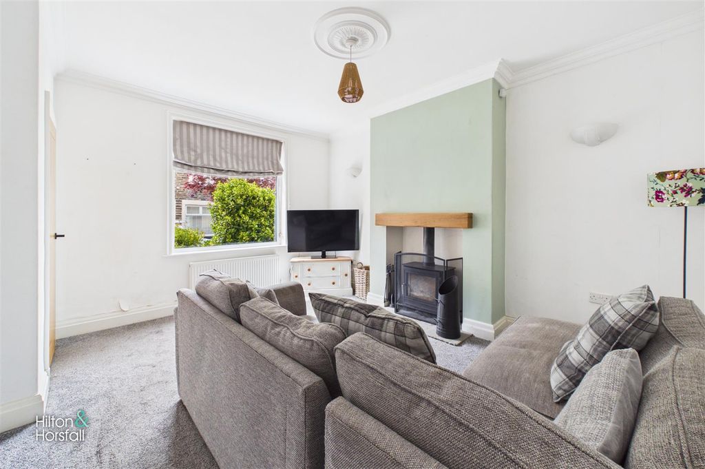 Property photo 3 of 15 Sefton Street