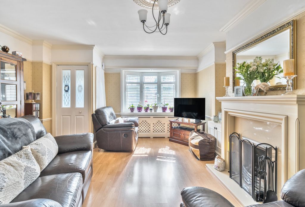 Property photo 1 of 10 1319511-14-686E8E...