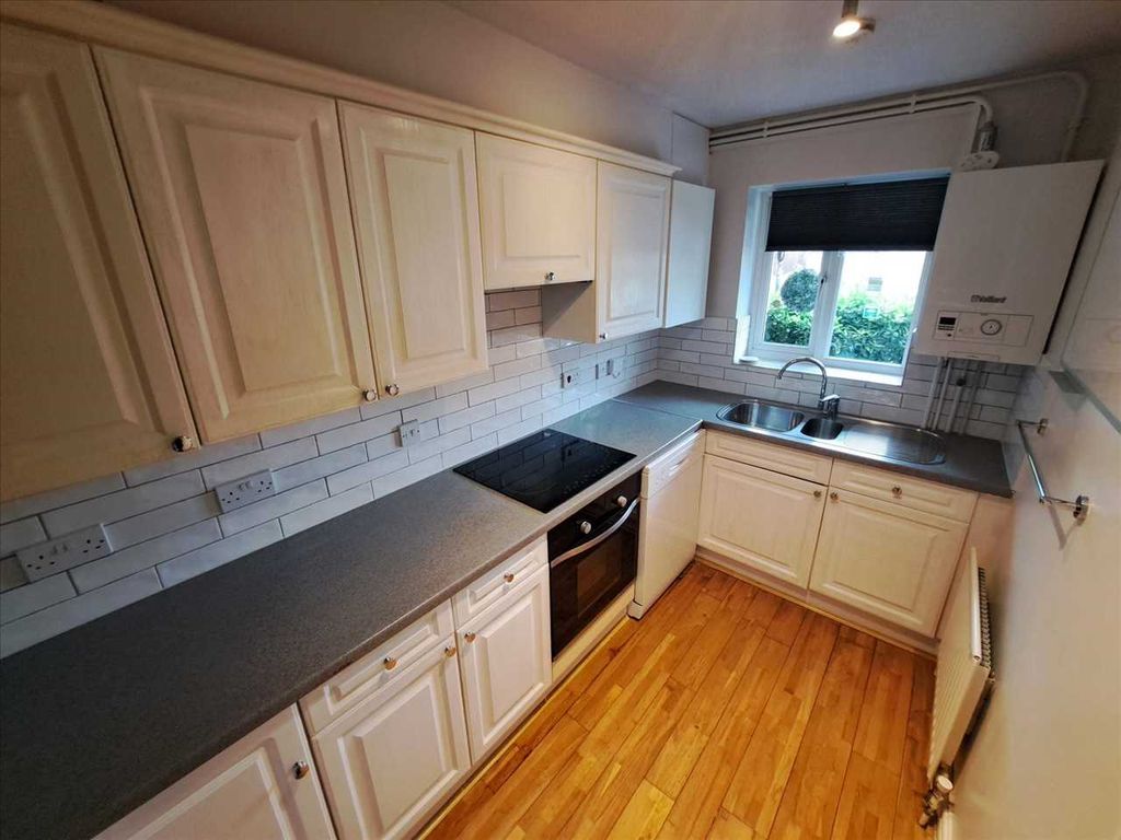 Property photo 3 of 13 Kitchen