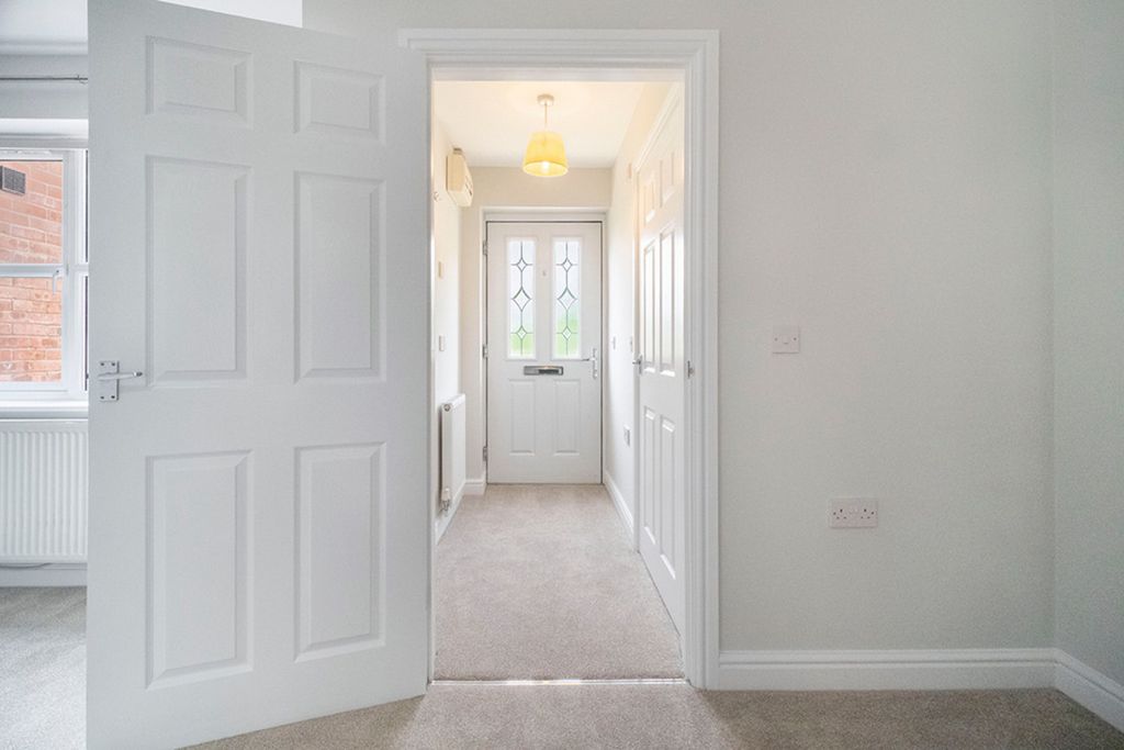 Property photo 3 of 27