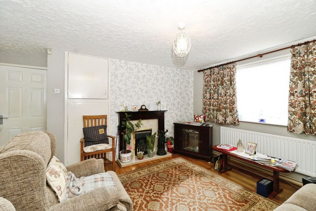 Property photo 3 of 20