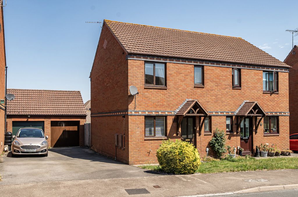 Property photo 1 of 18 1483307-21-6A3E5c...