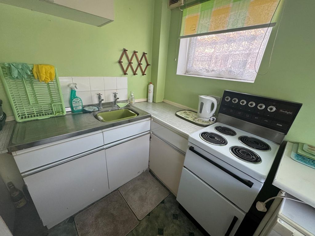 Property photo 3 of 18 51A5d740-E350-4B96-9d84-2Bff223Bc90F