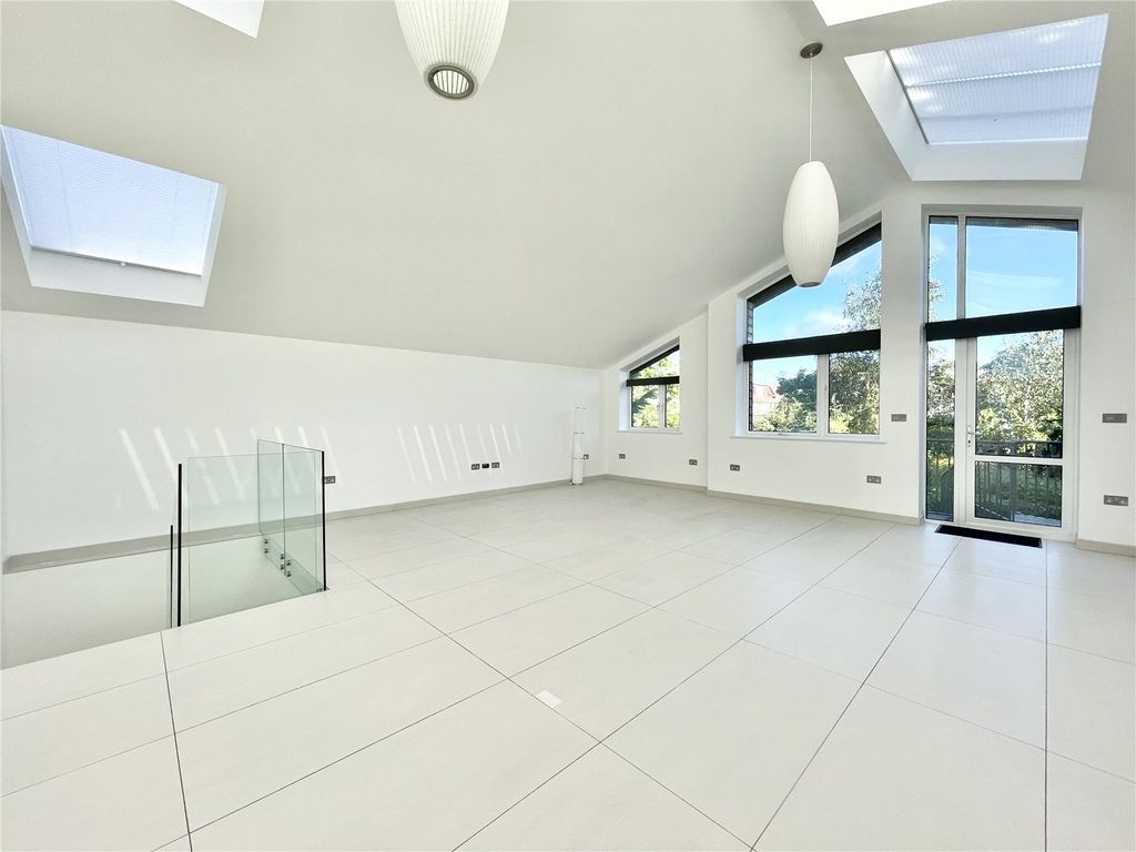 Property photo 3 of 20 Picture No. 07