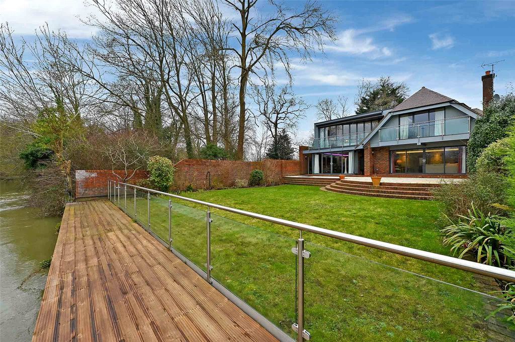 Property photo 1 of 25 Rear