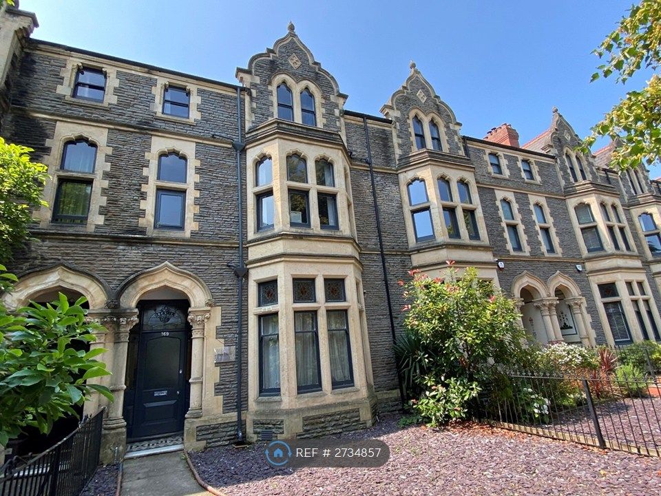 Property photo 2 of 11 Cathedral Road