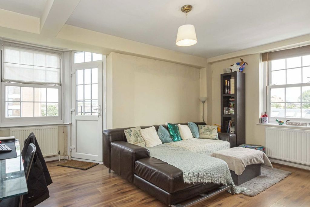 Property photo 2 of 5