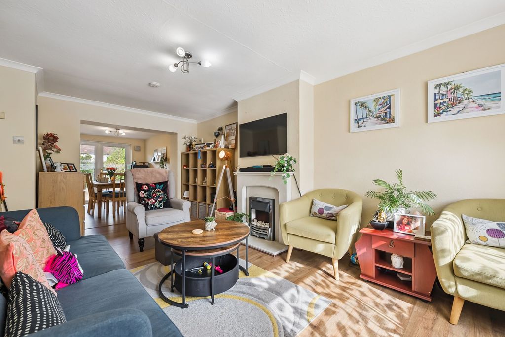 Property photo 2 of 17