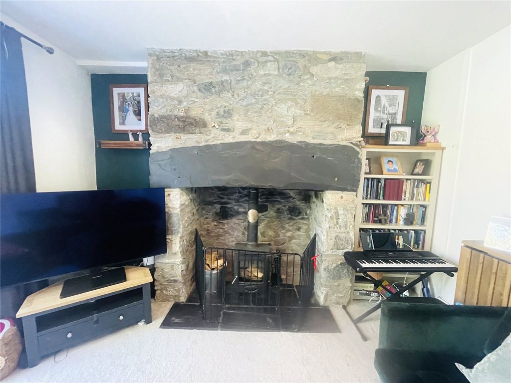 Property photo 2 of 20 Picture No. 23