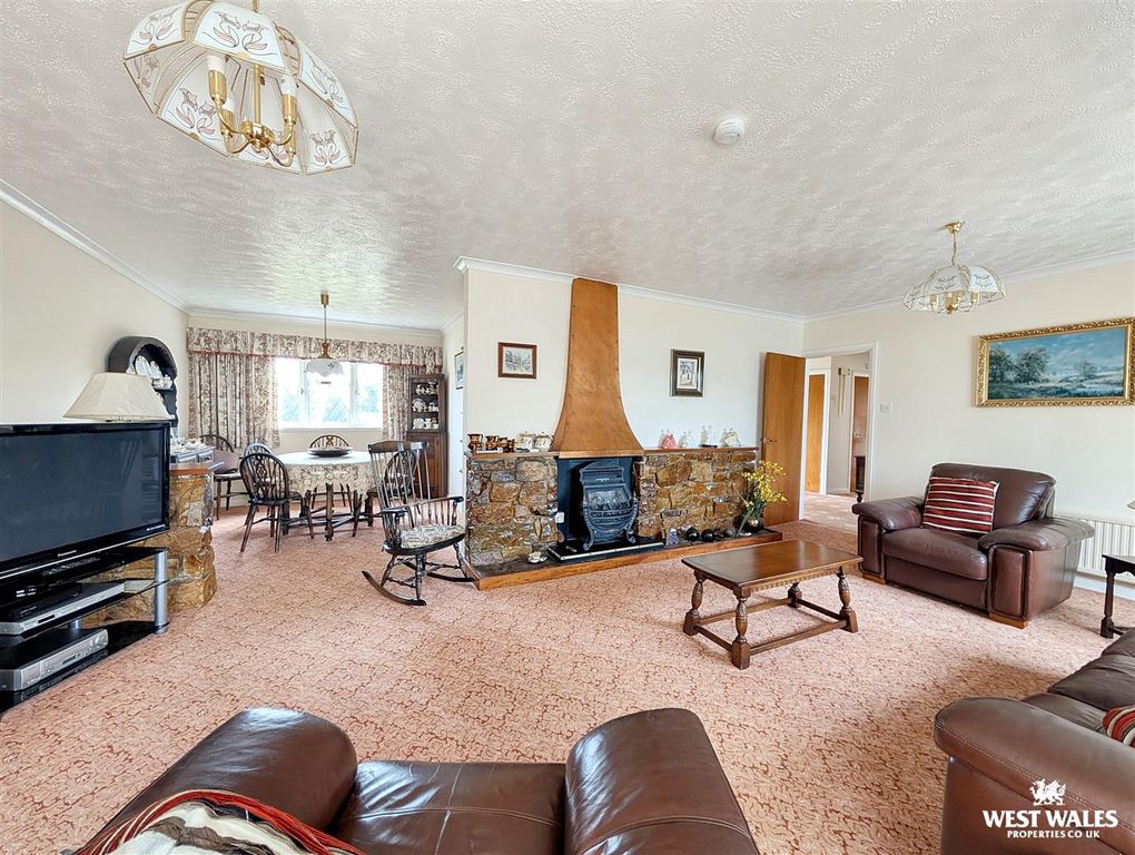 Property photo 3 of 24 1000111739.Jpg