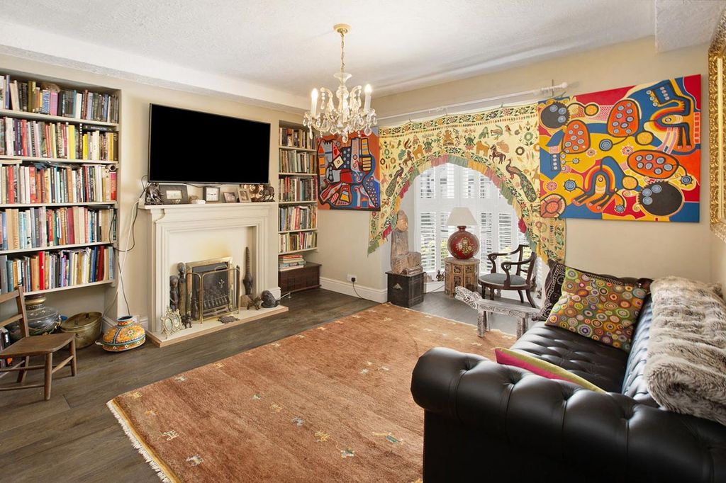 Property photo 3 of 23