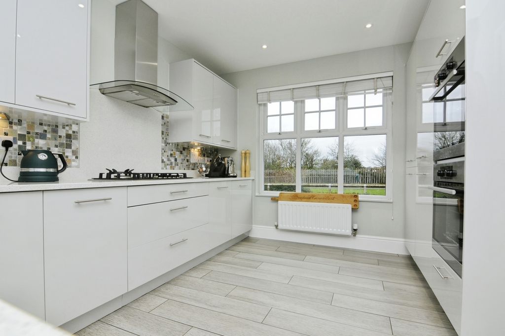 Property photo 2 of 19 Pbox-Img.Jpg