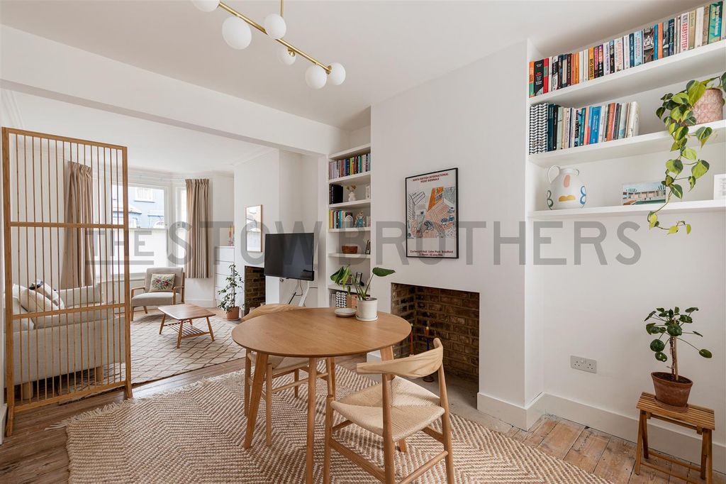 Property photo 3 of 42