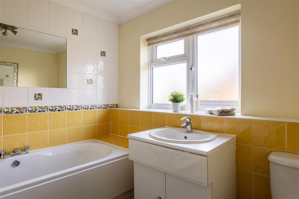 Additional image 30 of 4 bed detached house for saleBeaufort Close, Reigate RH2