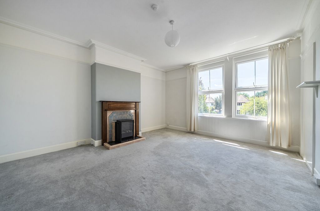 Property photo 2 of 10 1482444-18-6A4680...